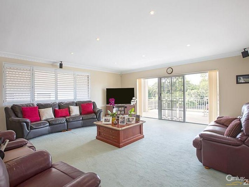 239 Brenan Street, Smithfield NSW 2164