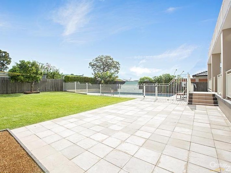 239 Brenan Street, Smithfield NSW 2164