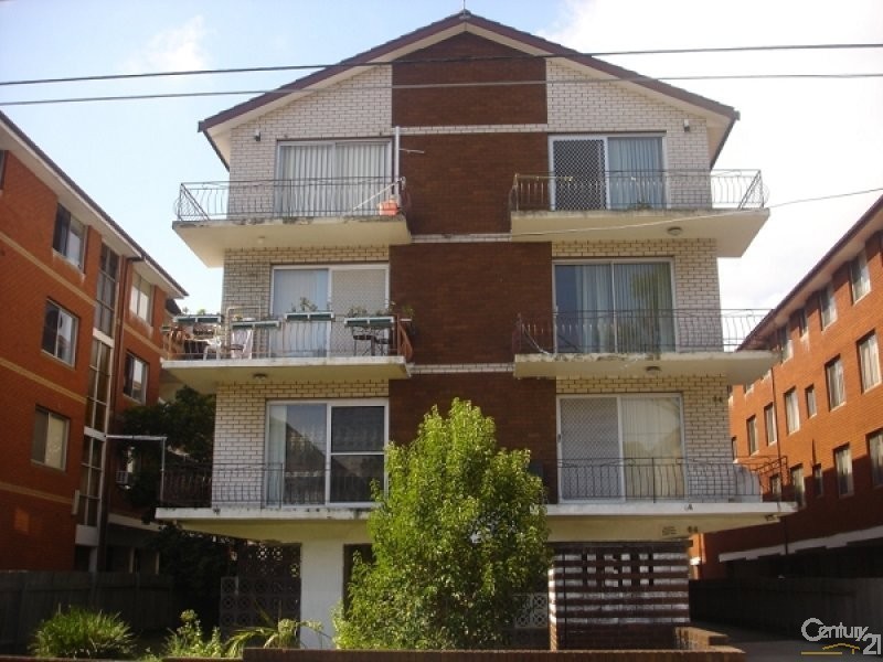 10/84 Harris Street, Fairfield NSW 2165