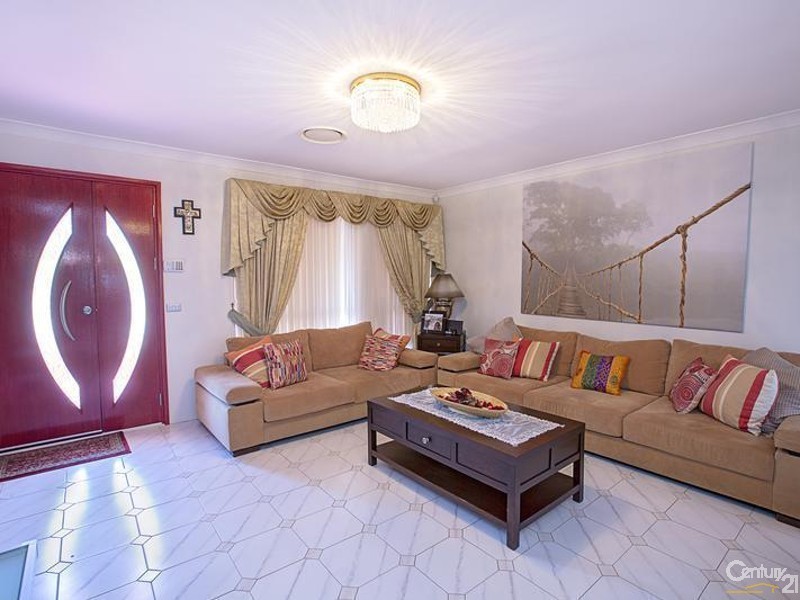 4 Intrepid Close, Greenfield Park NSW 2176