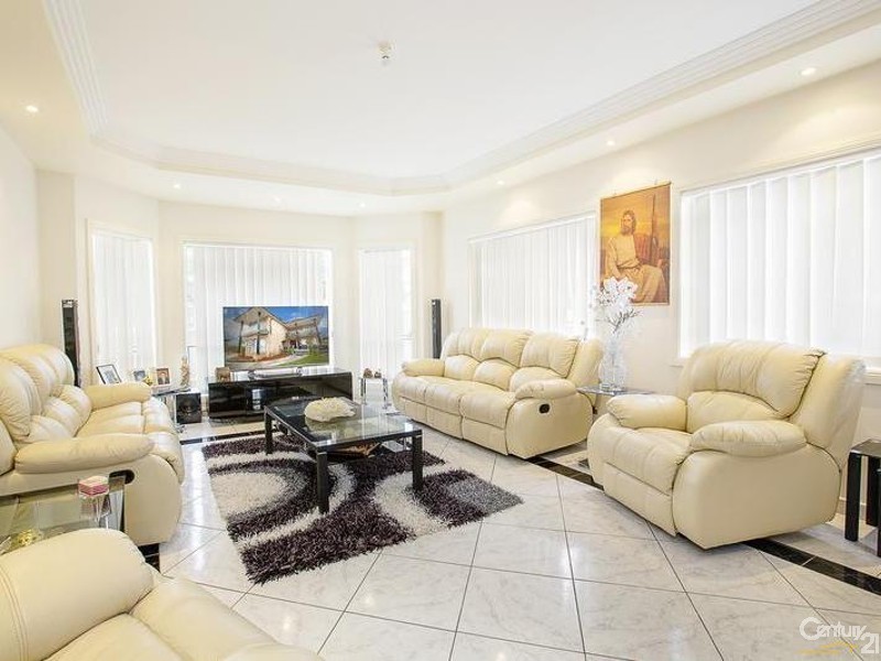 515 The Horsley Drive, Fairfield NSW 2165