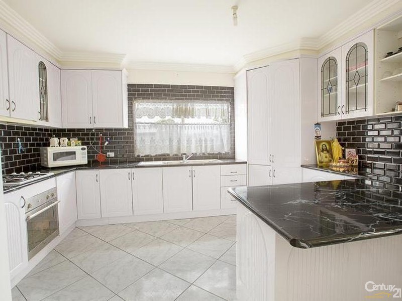 515 The Horsley Drive, Fairfield NSW 2165