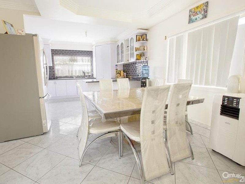 515 The Horsley Drive, Fairfield NSW 2165