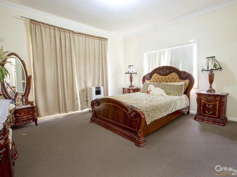 515 The Horsley Drive, Fairfield NSW 2165