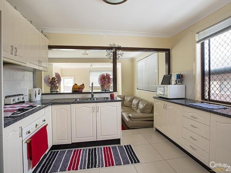 31 Kendee Street, Sadleir NSW 2168
