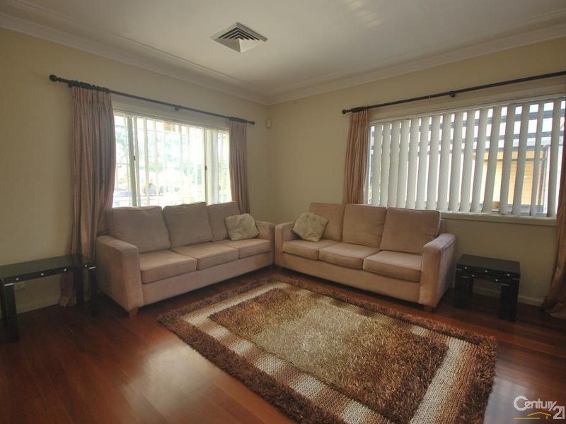 16 Normanby Street, Fairfield East NSW 2165