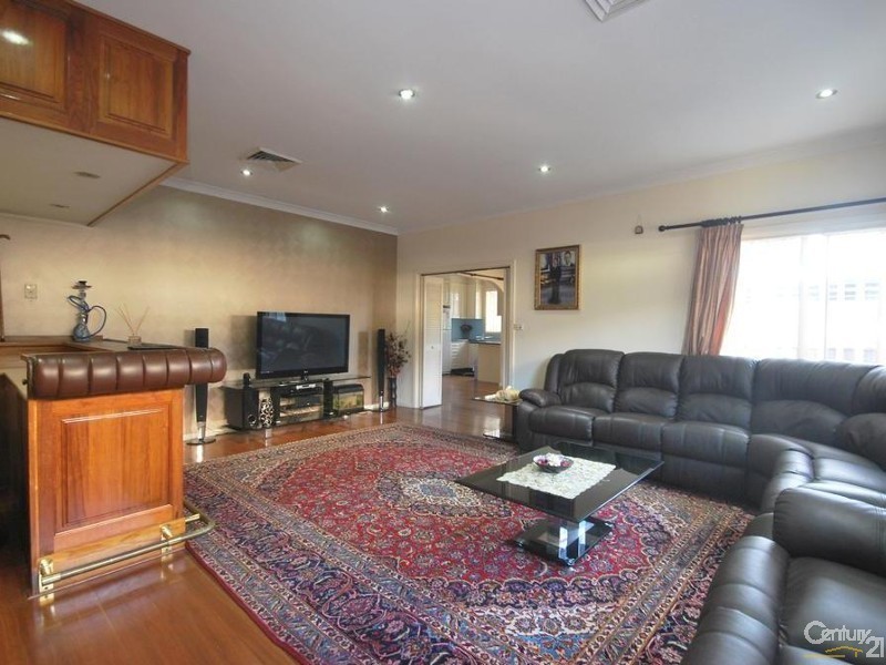 16 Normanby Street, Fairfield East NSW 2165