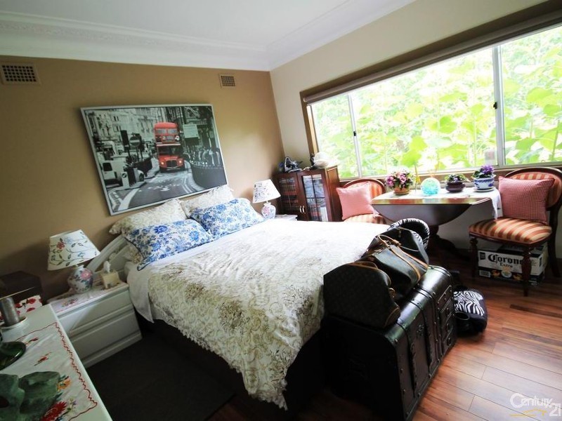 Fairfield East NSW 2165