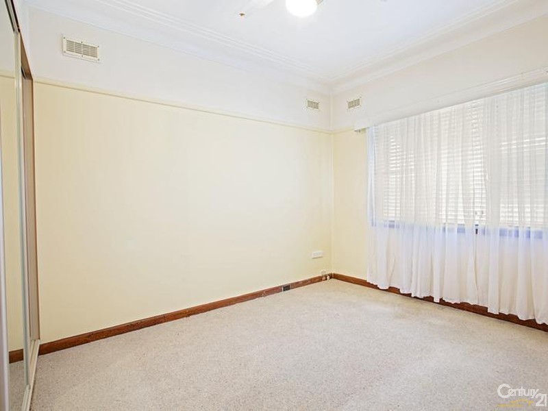 9  Cooma Street, Carramar NSW 2163