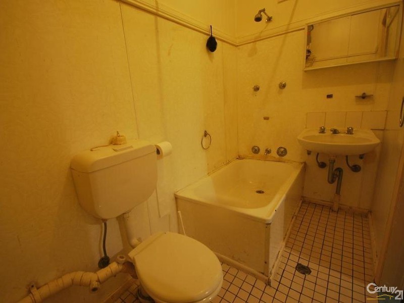 2/74 The Horsley Drive, Carramar NSW 2163