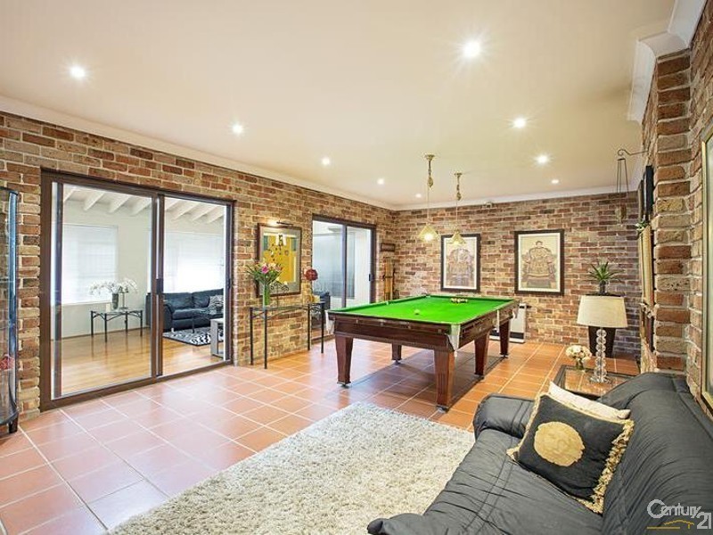 38 Glen Logan Road, Bossley Park NSW 2176