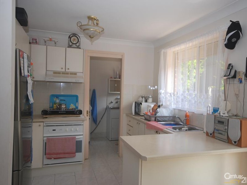 Edensor Park NSW 2176