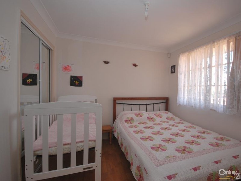 Edensor Park NSW 2176