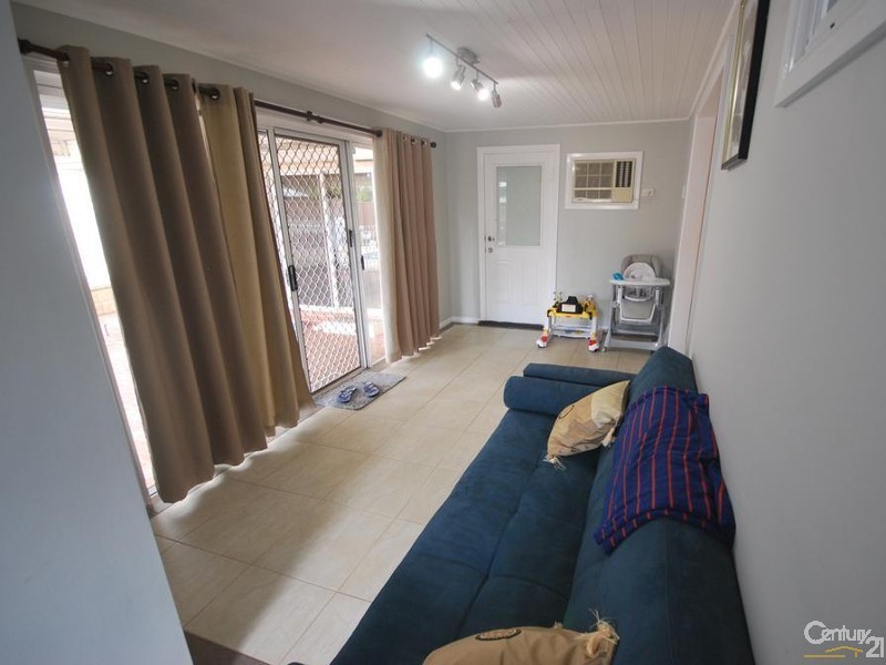 Fairfield West NSW 2165