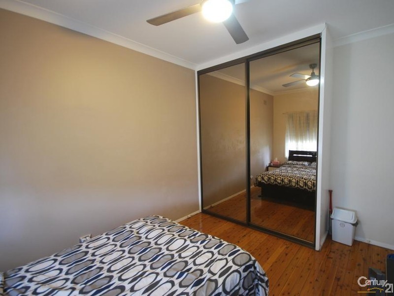 Fairfield West NSW 2165