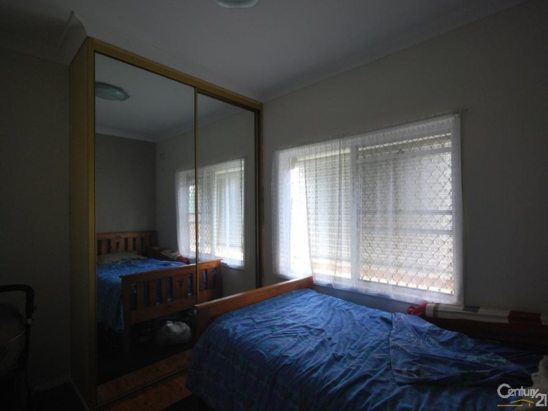 Fairfield West NSW 2165