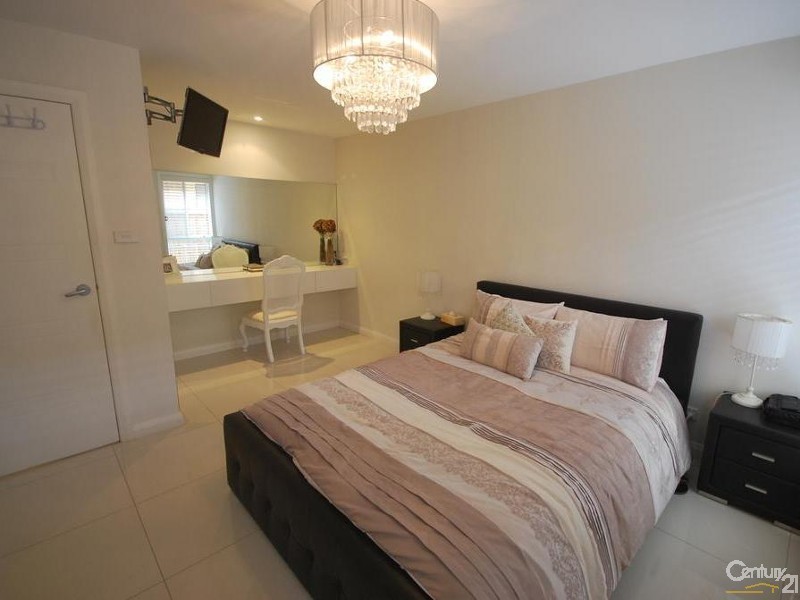 Middleton Grange NSW 2171