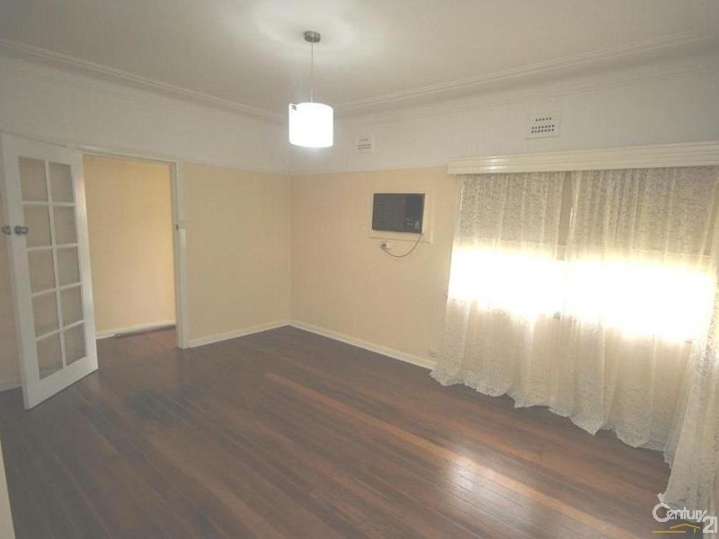 10 Wilcock Street, Carramar NSW 2163