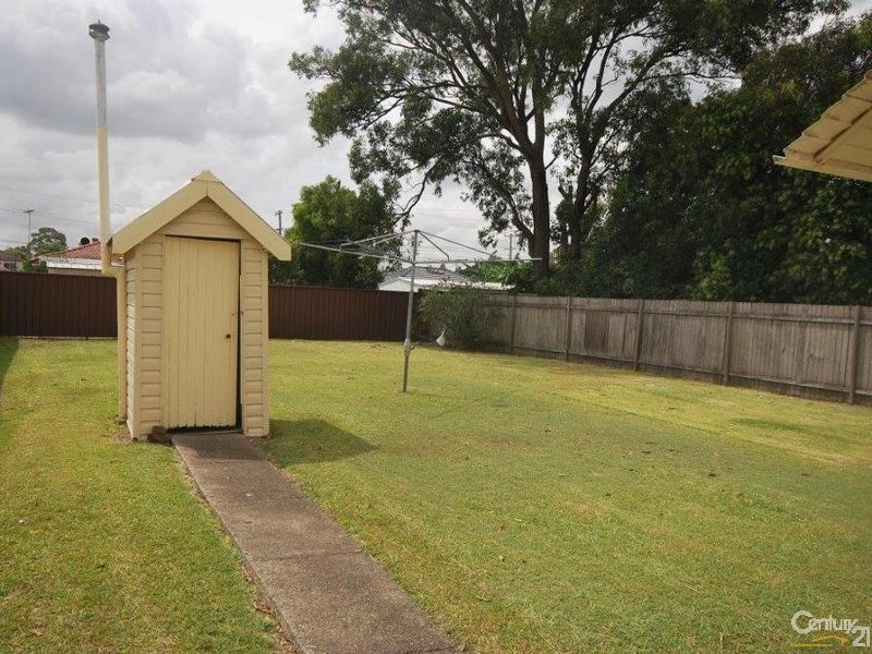 10 Wilcock Street, Carramar NSW 2163