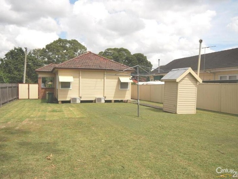 10 Wilcock Street, Carramar NSW 2163