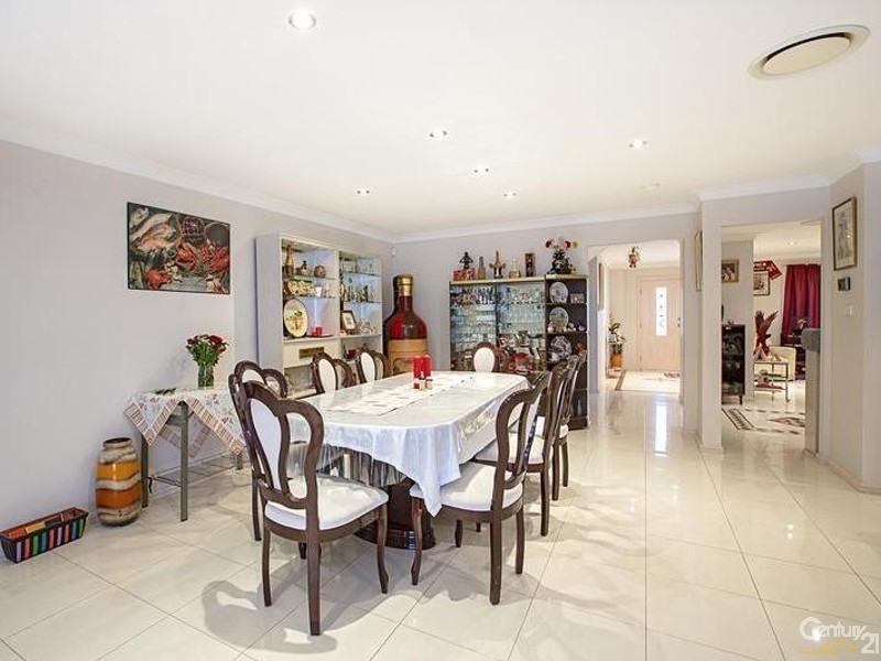 1 Lofty Crescent, Bossley Park NSW 2176