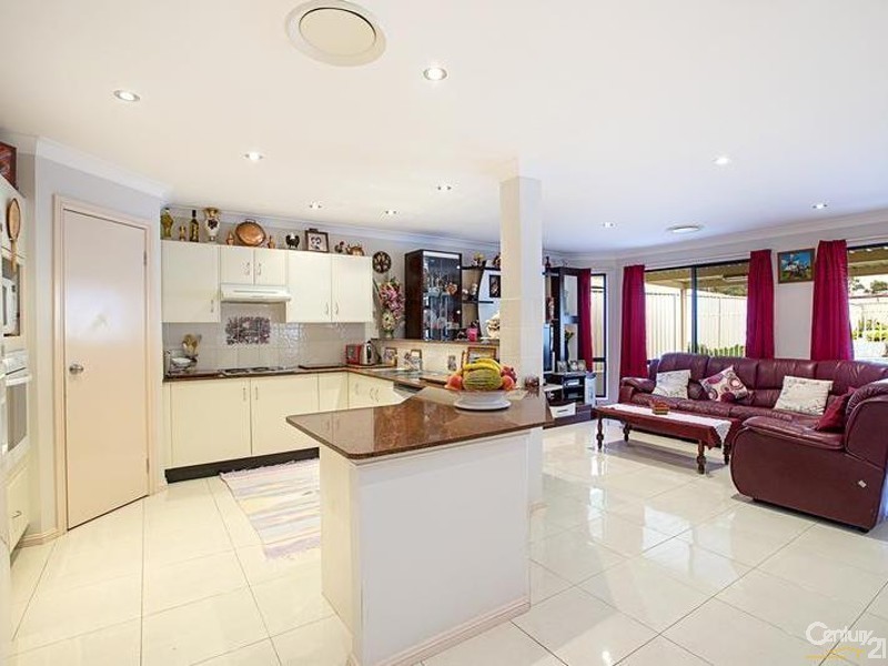 1 Lofty Crescent, Bossley Park NSW 2176