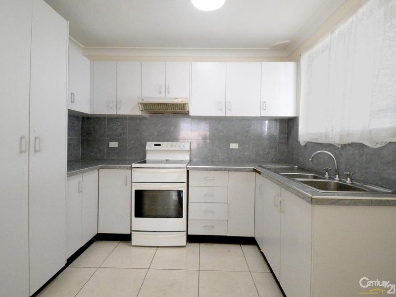 10 McKibbin Street, Canley Heights NSW 2166