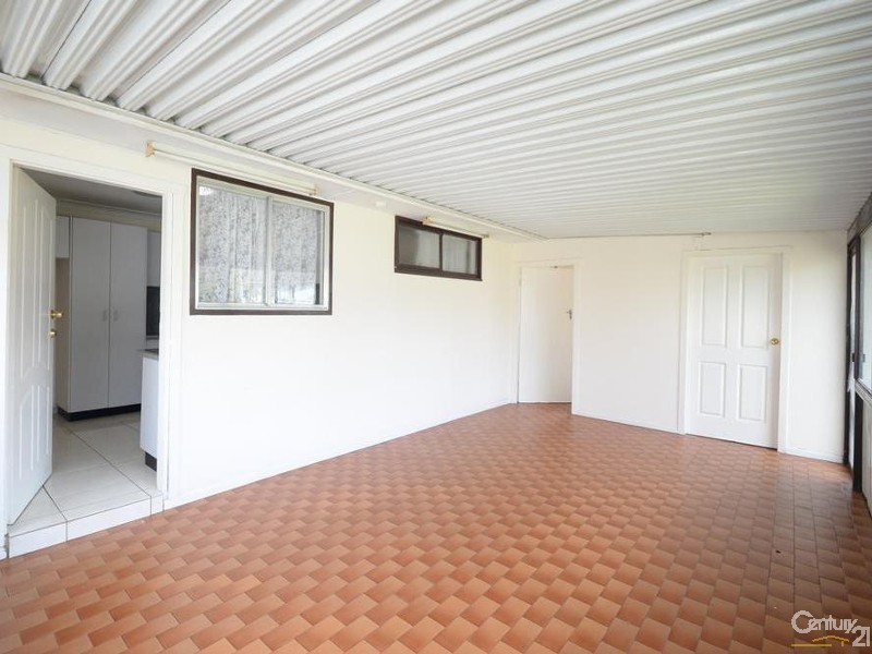 10 McKibbin Street, Canley Heights NSW 2166