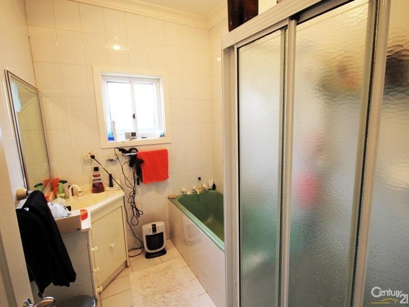 Fairfield East NSW 2165