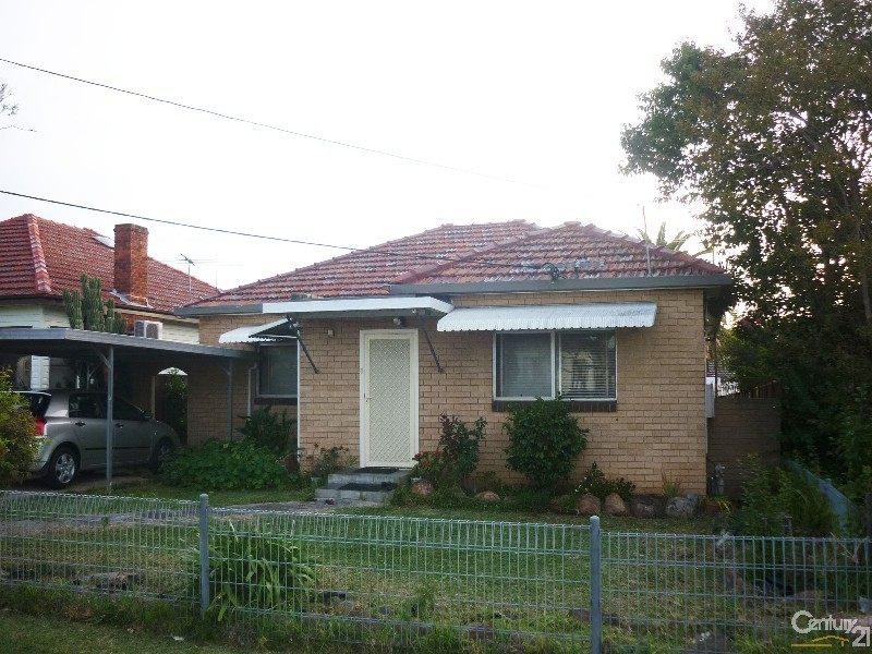 18 Lupin Avenue, Fairfield East NSW 2165