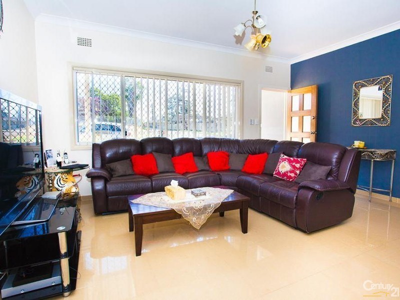 13 Brentwood Street, Fairfield West NSW 2165