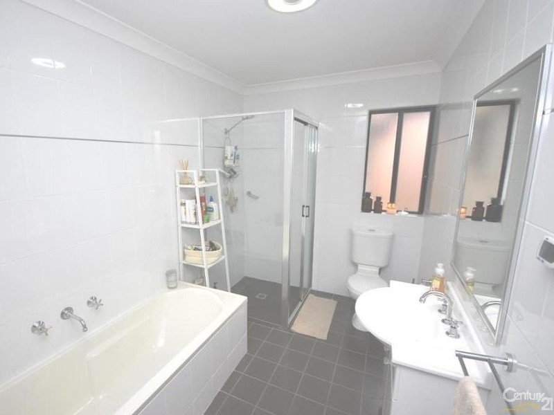 5/1  Hardy Street, Fairfield NSW 2165