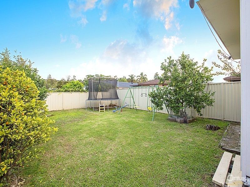 2 Astley Place, Edensor Park NSW 2176
