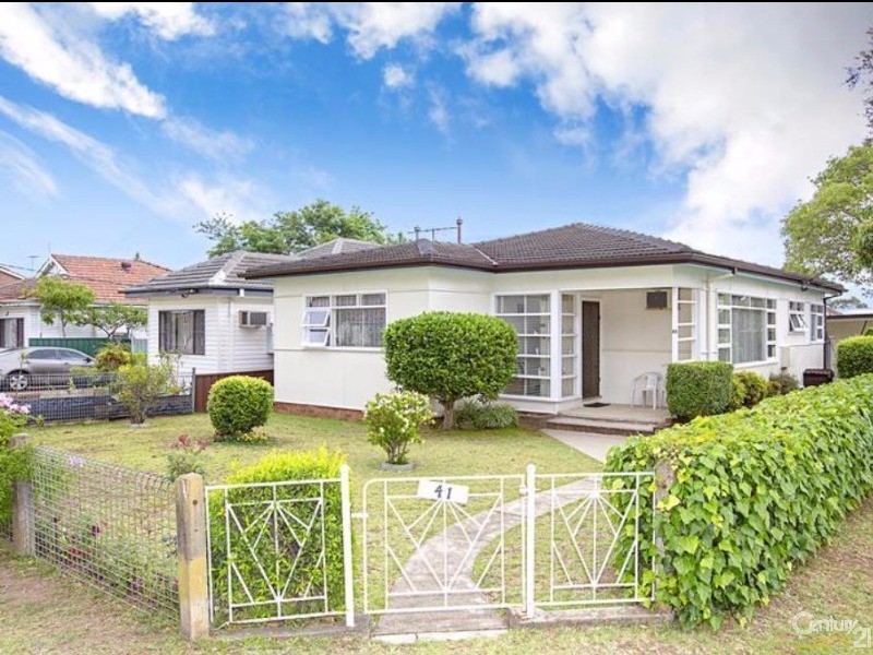 Fairfield East NSW 2165