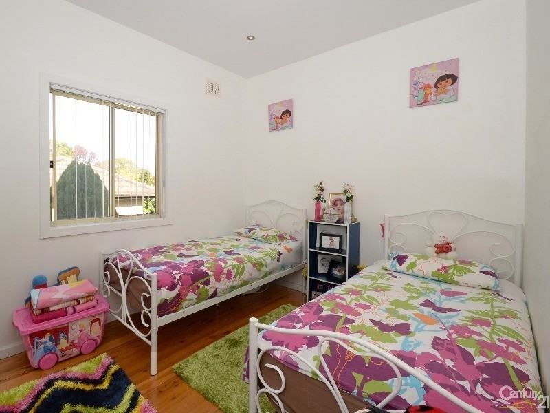 17 Smiths Avenue, Cabramatta NSW 2166