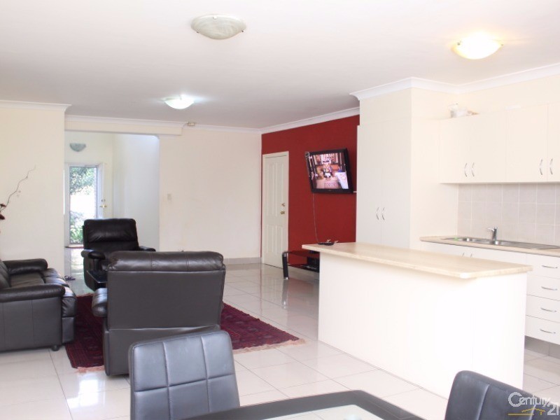 4/120 Oxford Street, Smithfield NSW 2164