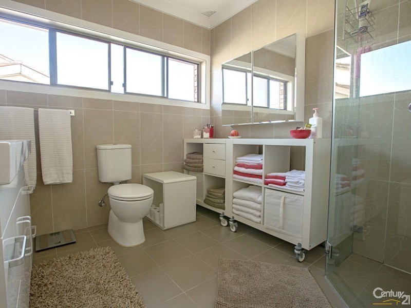 17 New Cambridge Street, Fairfield NSW 2165