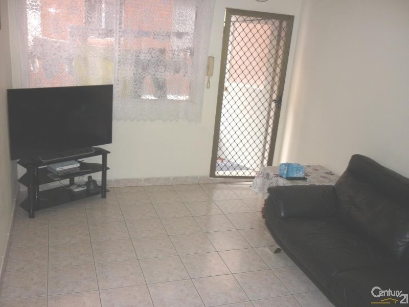 1/84 Harris Street, Fairfield NSW 2165