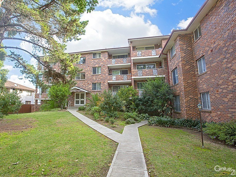 Fairfield NSW 2165