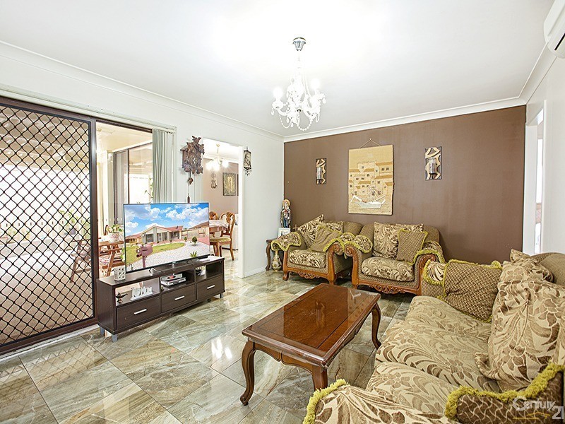 7 Natchez Crescent, Greenfield Park NSW 2176