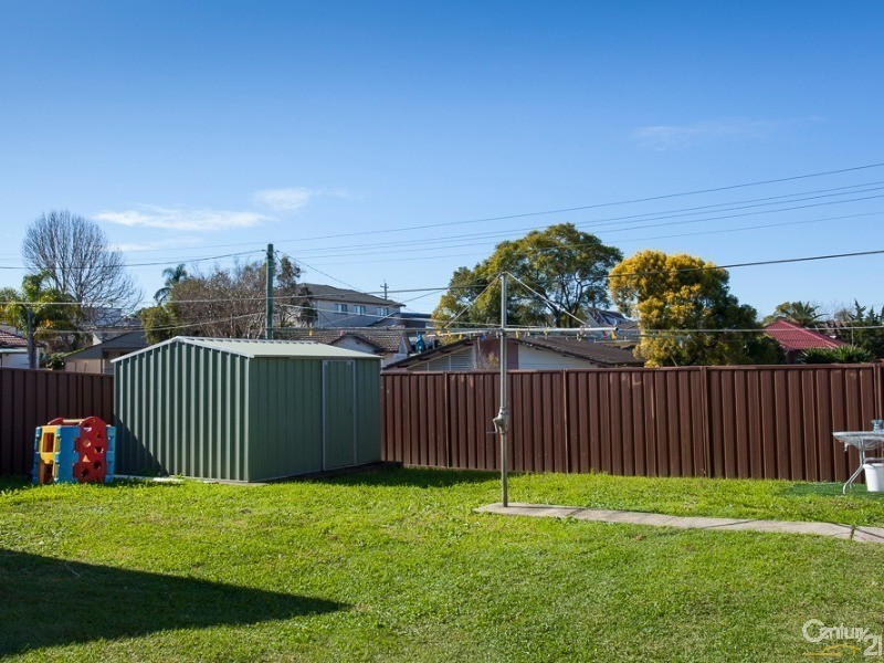 204 Brenan Street, Smithfield NSW 2164