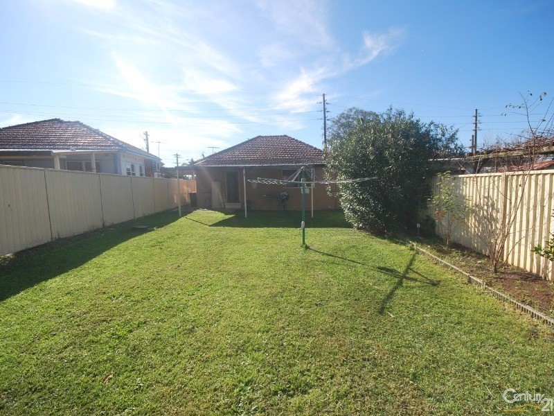 1 Brenan Street, Fairfield NSW 2165