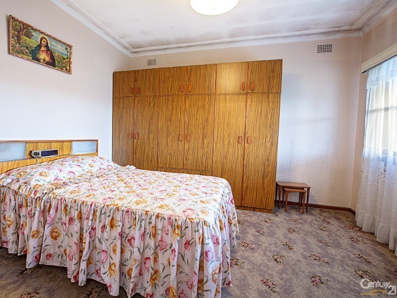 468 The Horsley Drive, Fairfield NSW 2165