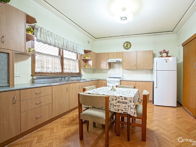 468 The Horsley Drive, Fairfield NSW 2165