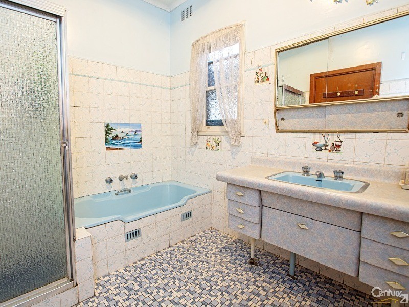 468 The Horsley Drive, Fairfield NSW 2165