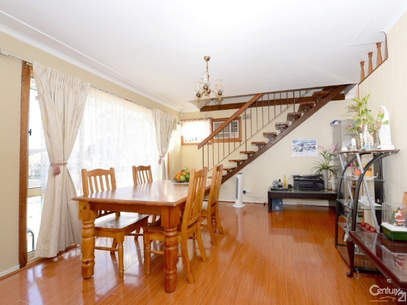 9 Stacey Street, Fairfield West NSW 2165