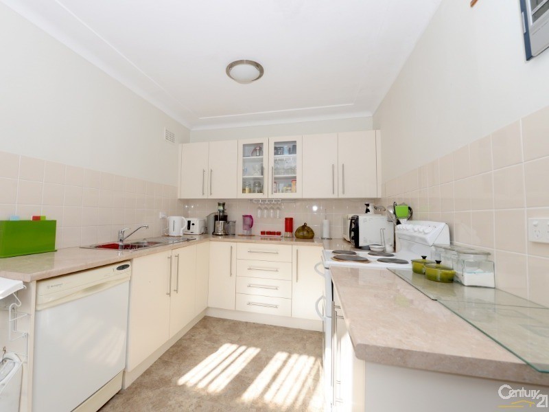 9 Stacey Street, Fairfield West NSW 2165