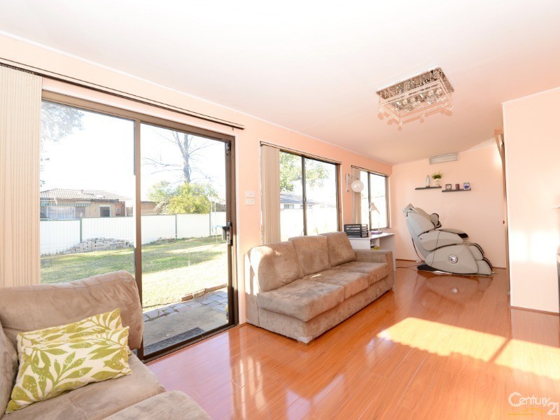 9 Stacey Street, Fairfield West NSW 2165