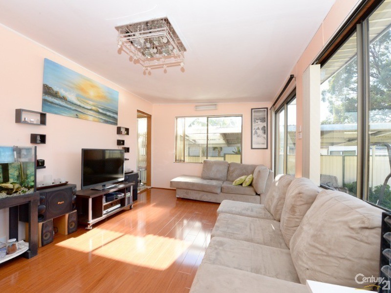9 Stacey Street, Fairfield West NSW 2165