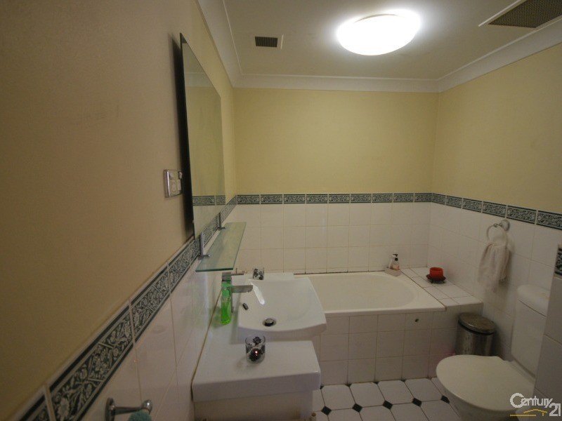 16/181-185 Sandal Crescent, Carramar NSW 2163